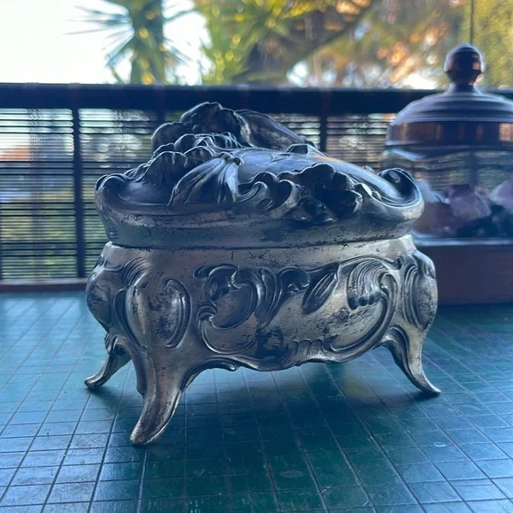 Candle in Vintage Jewelry box - 100% beeswax- unscented - Picture 2 of 11